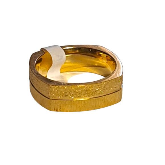 New stainless steel gold toned‎ ring size 7 - Picture 3 of 6